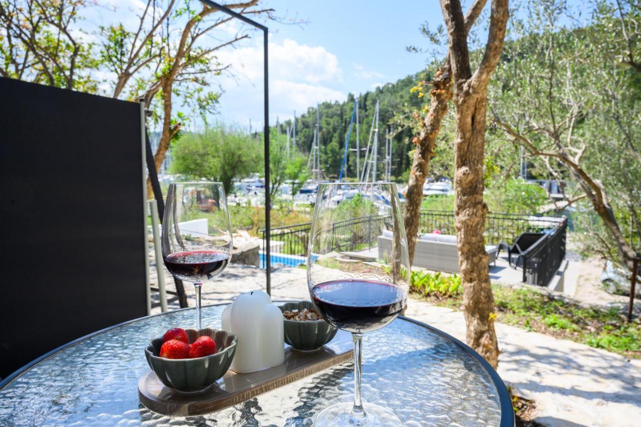 Mila And Jurija Formenti 2 Apartments In Heart Of Nautic Marina, With Heated Swimming Pool, Bikes, Sup, Kajak Skradin Exterior foto