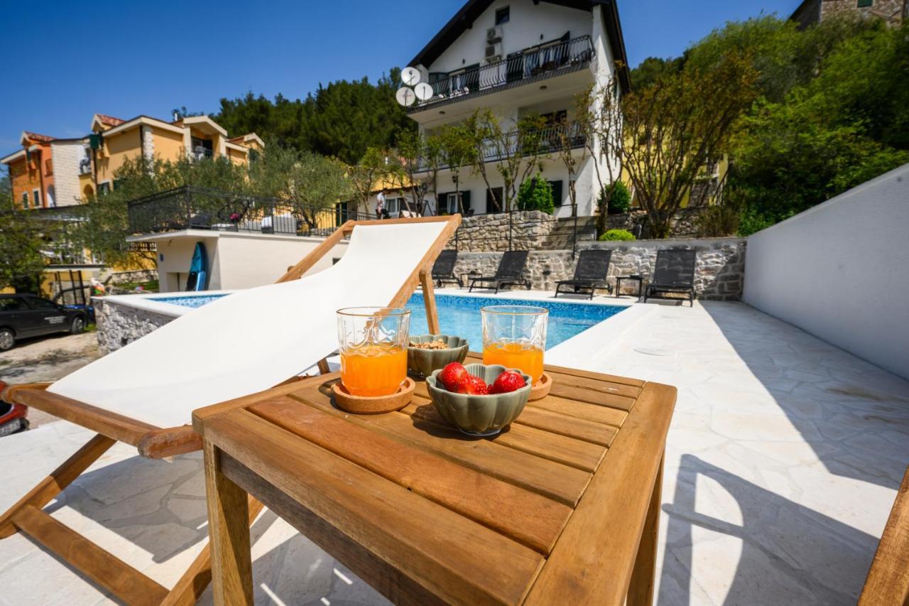 Mila And Jurija Formenti 2 Apartments In Heart Of Nautic Marina, With Heated Swimming Pool, Bikes, Sup, Kajak Skradin Exterior foto