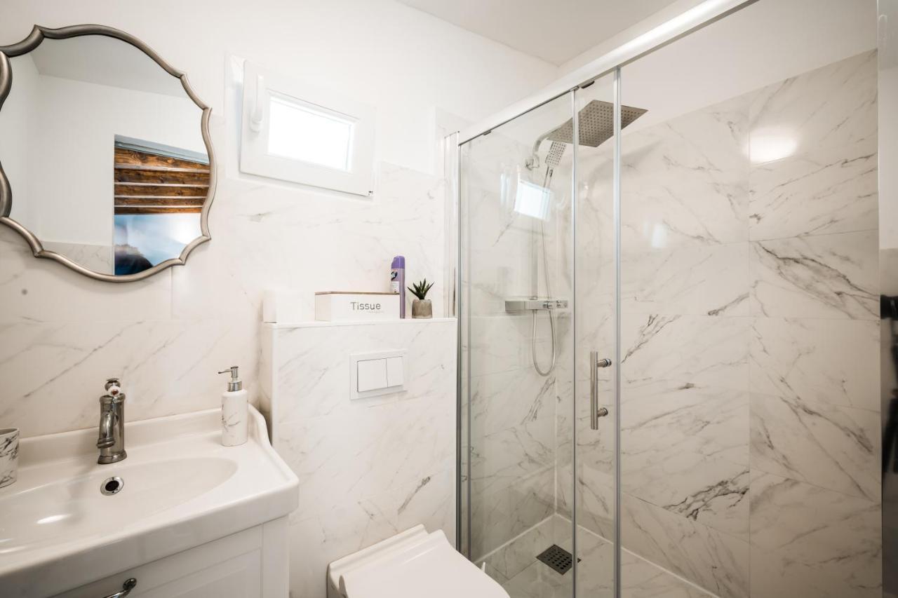 Mila And Jurija Formenti 2 Apartments In Heart Of Nautic Marina, With Heated Swimming Pool, Bikes, Sup, Kajak Skradin Exterior foto