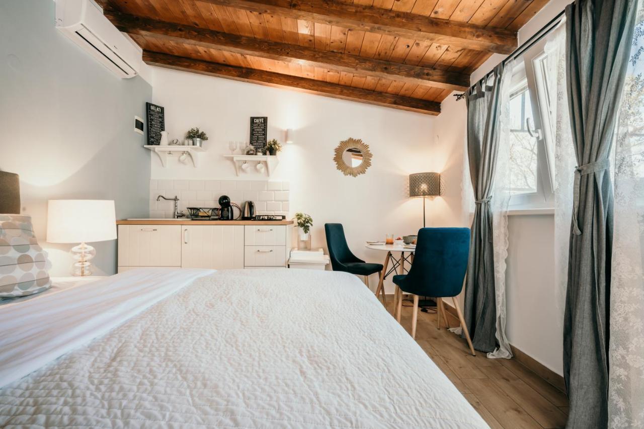Mila And Jurija Formenti 2 Apartments In Heart Of Nautic Marina, With Heated Swimming Pool, Bikes, Sup, Kajak Skradin Exterior foto